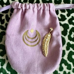 Gold Feather Pendant Necklace Charm - Elegant Women’s Jewelry